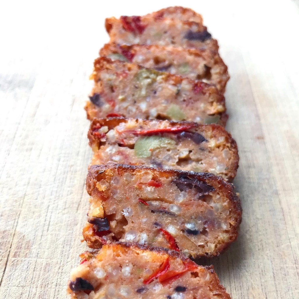 Frikadeller med oliven & rød peber